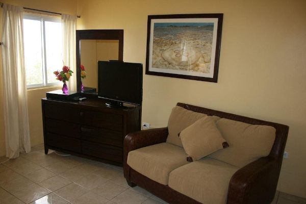 Hotel on the Cay (Altona)